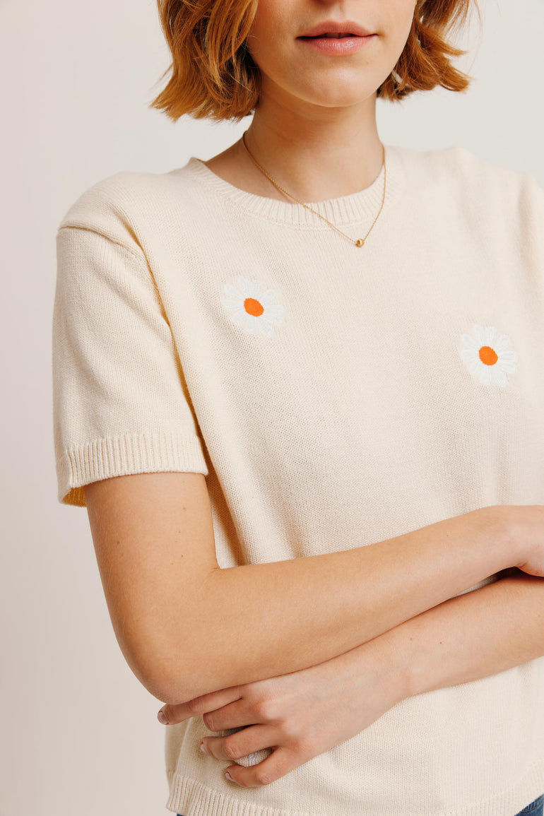 Eden Embroidered Daisy Tee