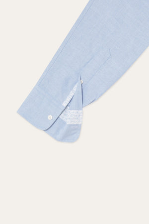 Classic collar boyfriend blue women’s shirt in lighter weight oxford fabric. 100% Cotton. Cut from cotton to an effortless fit with a classic collar and button cuffs. Casual wear. Size XS, S, M, L, XL. Machine Wash. Made in Portugal.