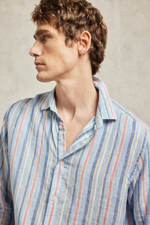 Striped men’s linen shirt with classic collar. 100% Linen. The Beech shirt is cut from pure, striped linen to a relaxed fit. Casual wear. Made in Portugal. Machine wash. Size S, M, L, XL, XXL.