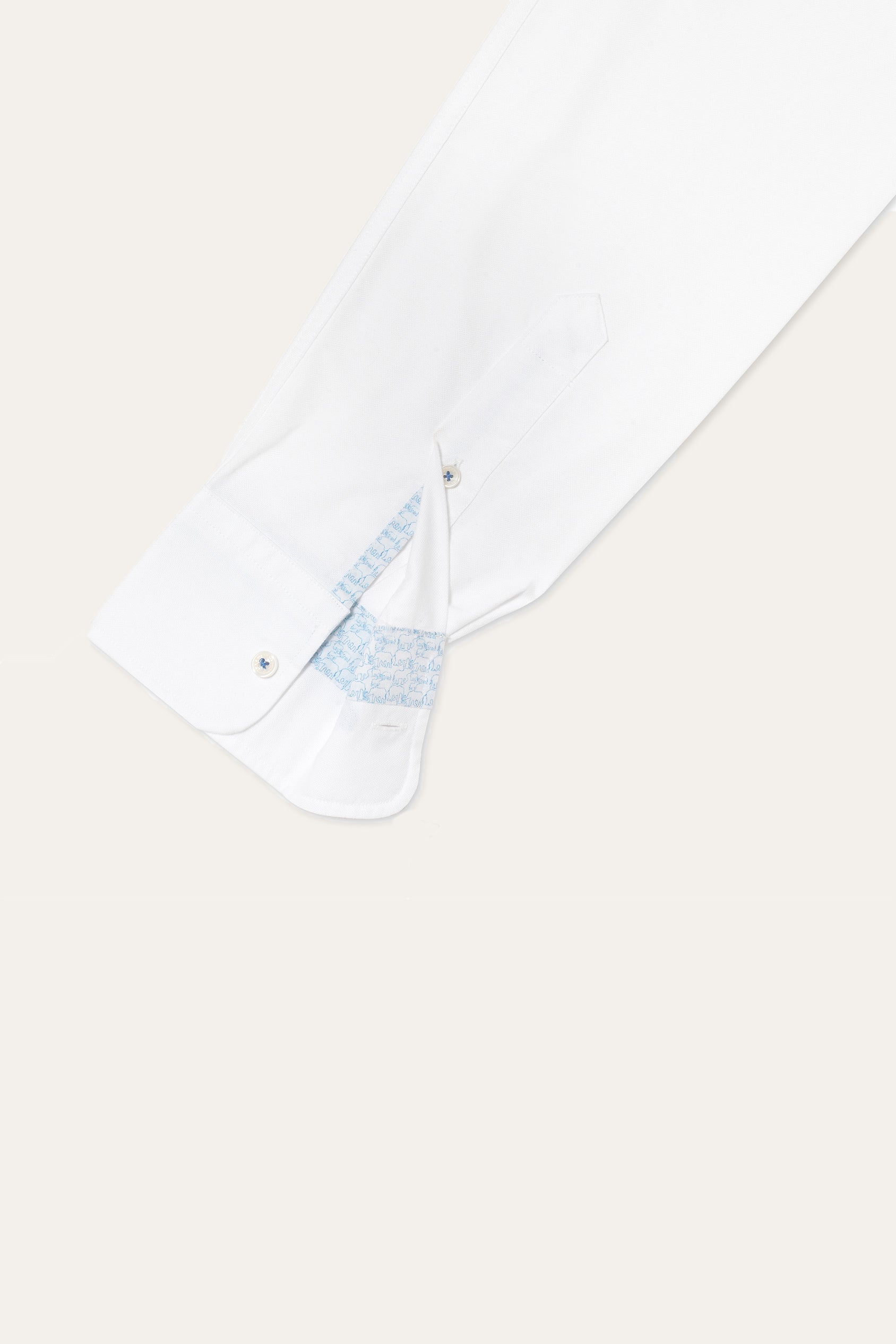 Classic collar boyfriend white womens shirt in lighter weight oxford fabric. 100% Cotton. Cut from cotton to an effortless fit with a classic collar and button cuffs. Casual wear. Size XS, S, M, L, XL. Machine Wash. Made in Portugal.