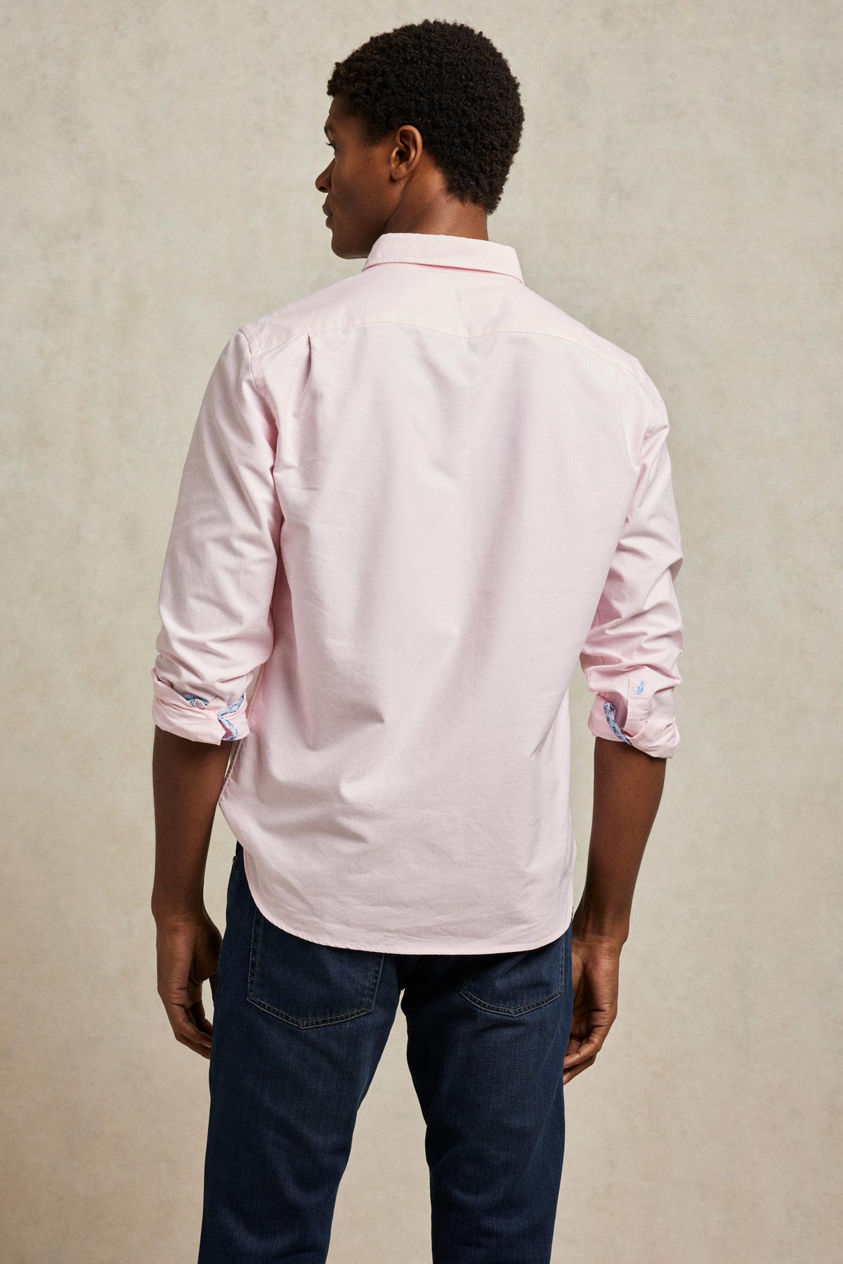 Soft cotton pink oxford shirt, heavily washed for a casual vintage look. 100% Cotton. Subtle Beaufort embroidery and a button-down collar. Classic style. Made in Portugal. Machine wash. Size S, M, L, XL, XXL.