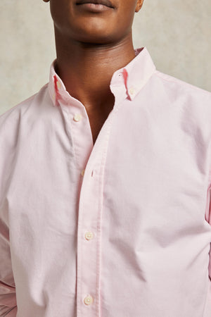 Soft cotton pink oxford shirt, heavily washed for a casual vintage look. 100% Cotton. Subtle Beaufort embroidery and a button-down collar. Classic style. Made in Portugal. Machine wash. Size S, M, L, XL, XXL.