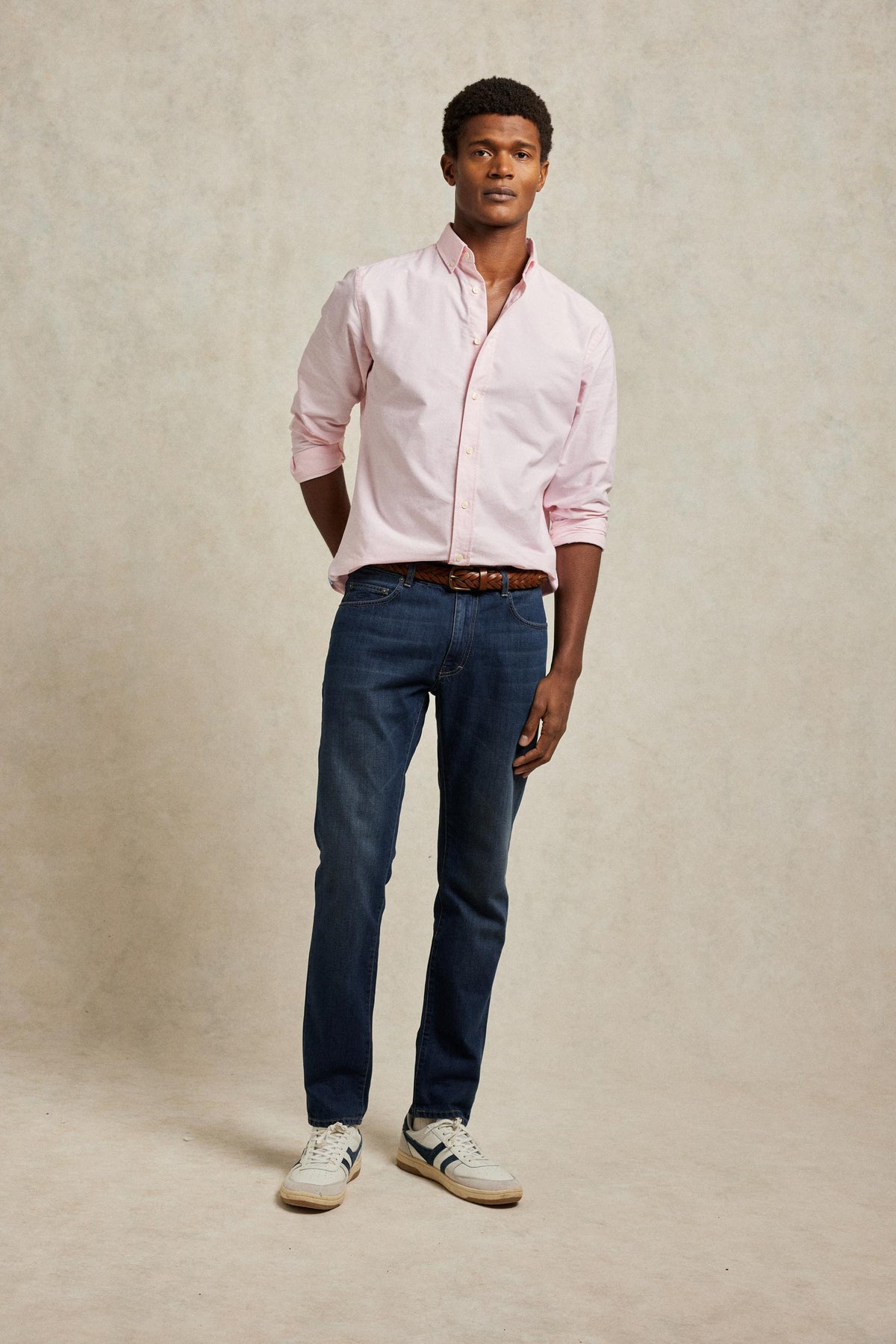 Soft cotton pink oxford shirt, heavily washed for a casual vintage look. 100% Cotton. Subtle Beaufort embroidery and a button-down collar. Classic style. Made in Portugal. Machine wash. Size S, M, L, XL, XXL.