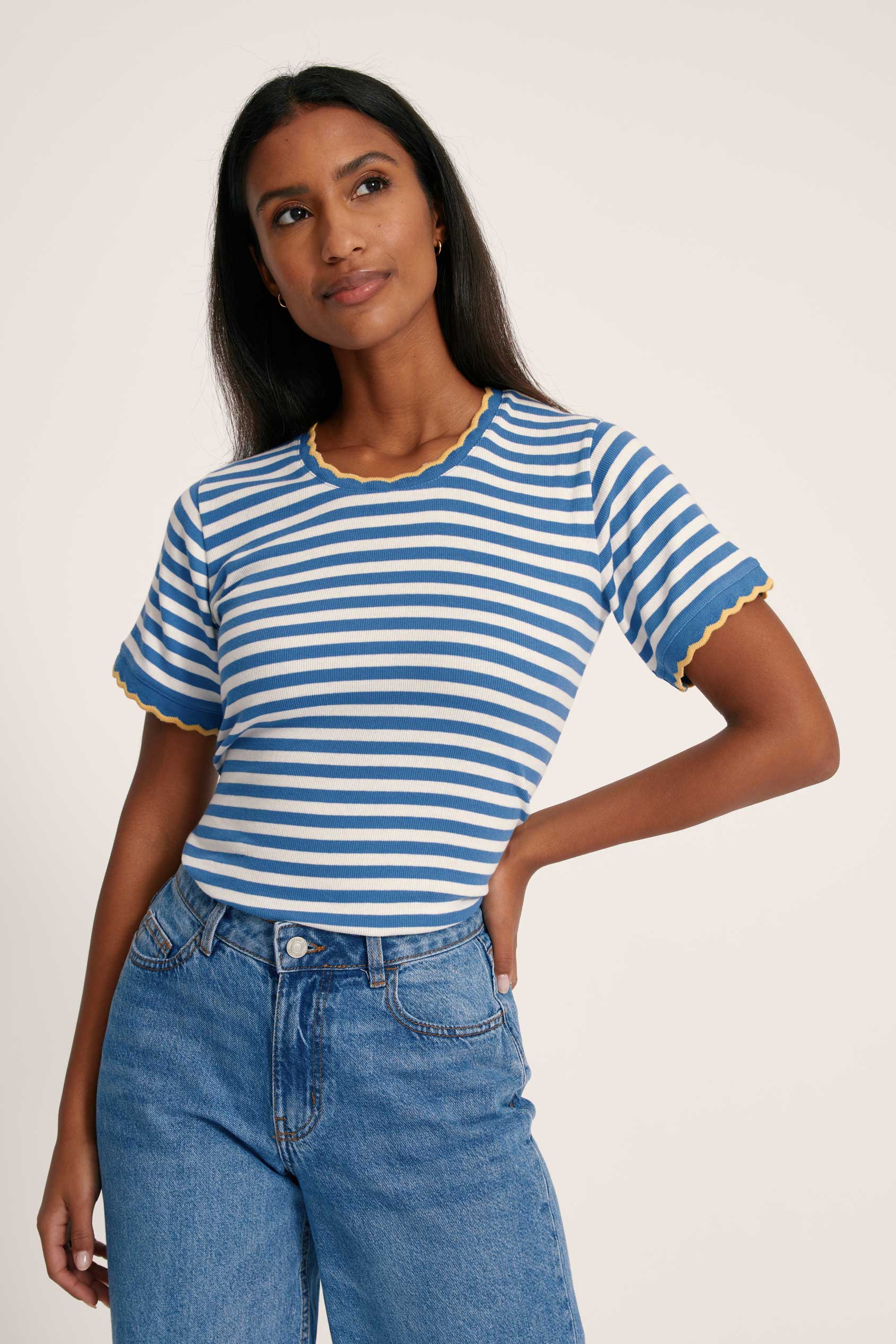 Collier Scallop Tee