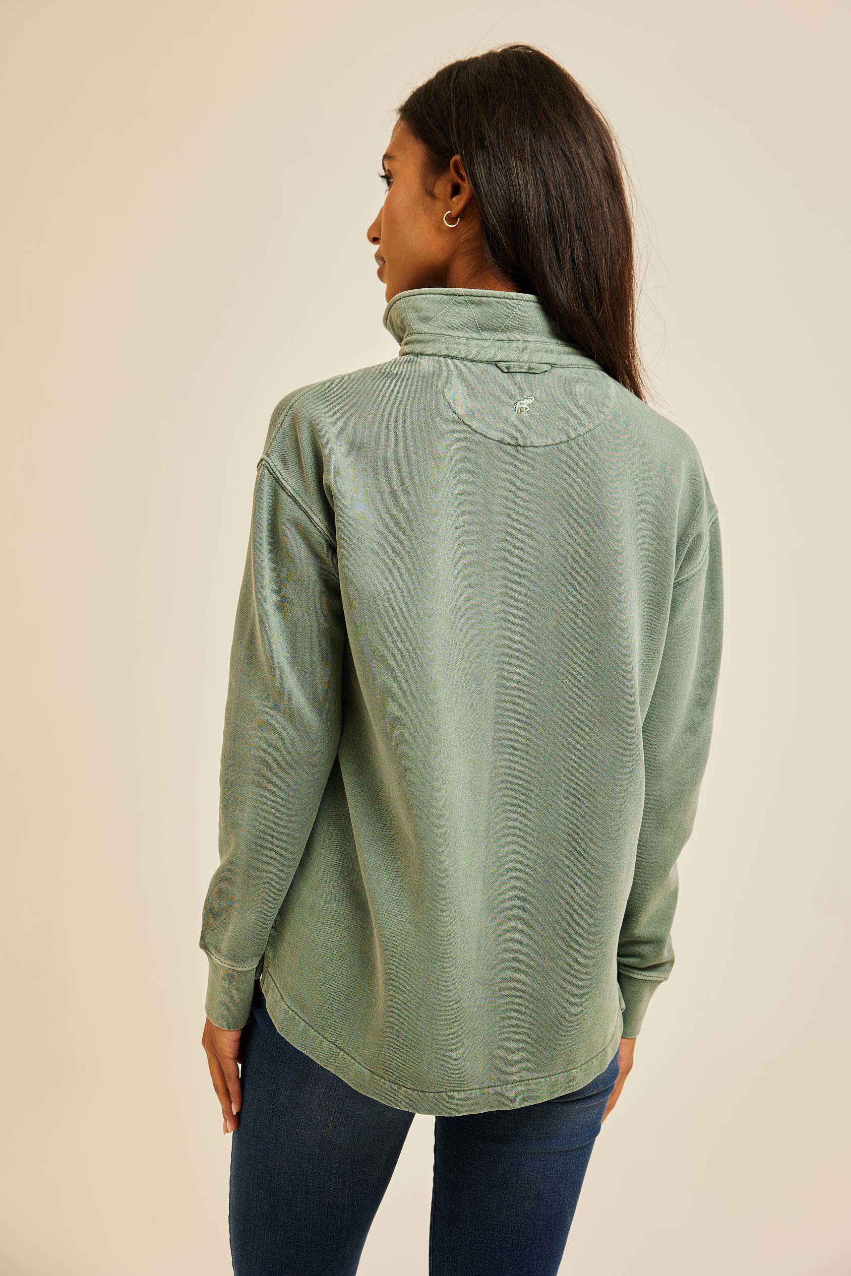 The Kittisford is a trusty staple, cut from cotton with a subtle faded wash. Loopback women’s green khaki sweatshirt in classic rugby style, garment dyed for vintage look. A soft, vintage-inspired sweat. Casual wear. Size XS, S, M, L, XL. Machine wash.