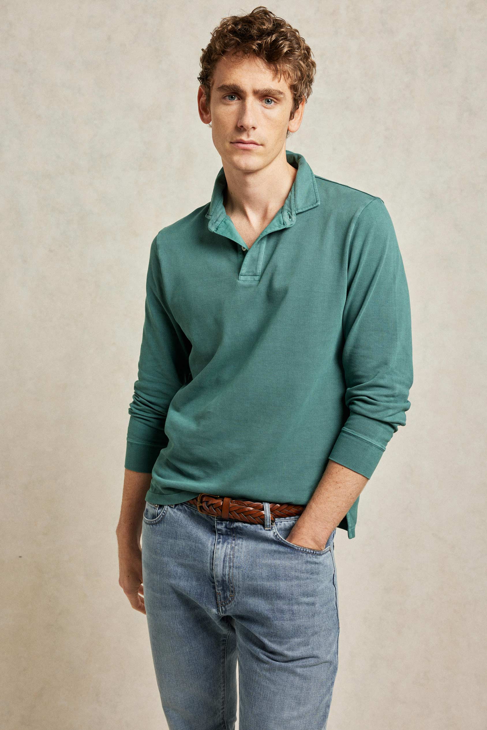 Long sleeve pique garment dyed emerald green men’s polo shirt washed for a soft touch. 100% cotton. Cut from classic cotton pique with a subtle vintage wash. Casual wear. Machine wash. Size S, M, L, XL, XXL.