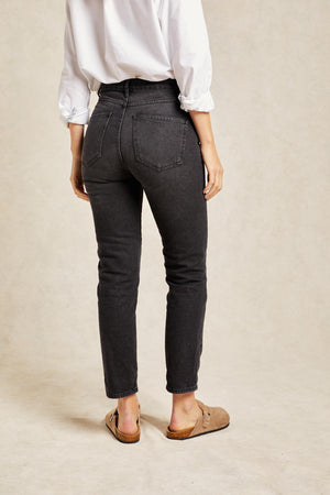 Crafted from cotton blue denim to a stylish mom silhouette. The high-waisted Sway jeans are cut to a classic five-pocket design and washed in a dusky charcoal hue. Casual wear. Size 6,8,10,12,14,16,18. Made in Portugal. Machine wash.