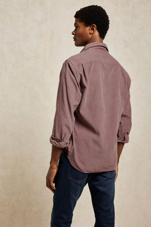 Balancing fine needlecord cotton, washed for softness. 100% Cotton men’s shirt. A subtle faded heather purple wash bolsters its appeal, available in two colours. Casual wear. Size S, M, L, XL, XXL. Classic collar. Made in Portugal. Machine wash.